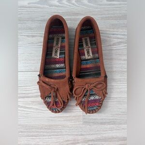 Minnetonka Aztec Pattern Moccasin 6.5